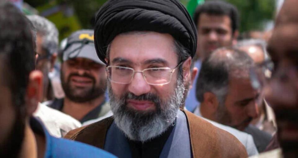 世界杯客户端下载指南-小哈梅内遇袭受伤，伊朗各派誓死效忠，不到24小时，81个内鬼被抓